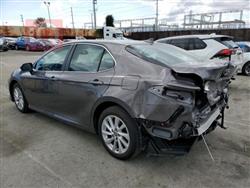 تۆیۆتا کامری